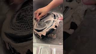 Satisfying pan cleaning cleantok cleaningmotivation cleaninghacks asmrcleaning [upl. by Mathew]