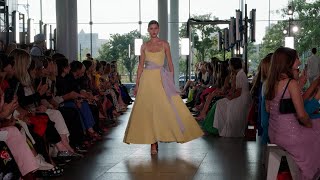 Carolina Herrera presenta su colección PrimaveraVerano 2024 [upl. by Meehan]