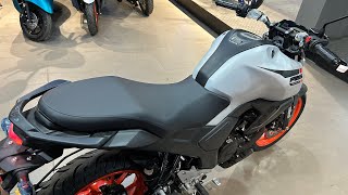 All New 2024 Yamaha FZS Version 40 Detailed Review  On Road price New Changes Features Colour [upl. by Nnylakcaj]