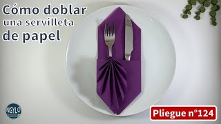 Cómo doblar una servilleta de papel para cubiertos con un pliegue lateral en forma de hoja [upl. by Rodd419]