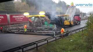 Vögele SUPER 30002 im Einsatz auf der A10 Berliner Ring [upl. by Celene]