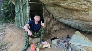 Build a safe bamboo house under an abandoned cliff [upl. by Ayekahs633]