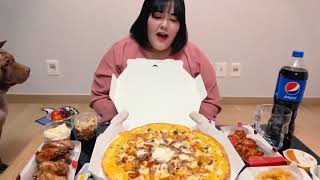 Mukban Yang Soo bin eating pizza and fried chicken [upl. by Eissac]