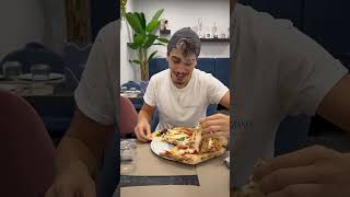 Istruzioni su come mangiare la pizza🍕😍 shortvideo pizza food [upl. by Eseilana]