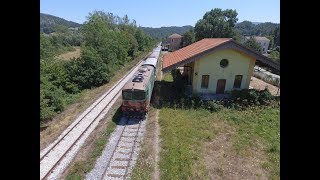 Il treno dellappennino transiberiana dItalia 4K vistaDrone Diesel Mountain Train [upl. by Naihtniroc]