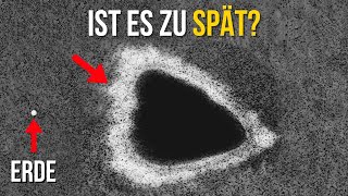 Gerade Passiert Massereiches Schwarzes Loch hat seine Position geändert um auf der Erde zu landen [upl. by Anialad]