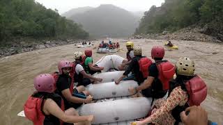 Rafting Rishikesh 16 jun 2018  Boat flip red chilli adventure [upl. by Harrod]