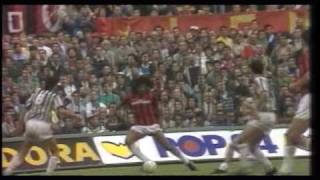 Duelos de Oro  Eusébio vs Ruud Gullit 35 [upl. by Eilrebmik252]