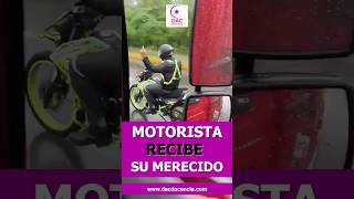 El Karma responde a MOTORISTA Mal Educado 🤣 conducciónsegura motorista carnetconducir [upl. by Immat]