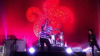 Stone Temple Pilots Live in Manila quotInterstate Love Songquot [upl. by Almeria]