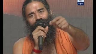 Yog Sammelan Baba Ramdev reveals how to keep throat free of cold cough and becoming hoarse [upl. by Herbst872]