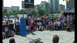 konkurs wsadów Lublin with Marcin Gortat Right Guard Streetball Challenge Hadzbe 178cm [upl. by Molohs]