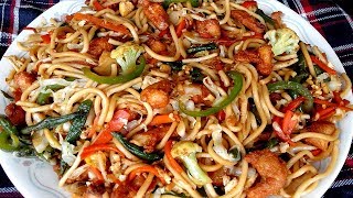 চাইনিজ চিকেন চাউমিন নুডুলস । Bangladeshi Chinese Chicken Chow Mein Noodles Recipe । Noodles Recipe [upl. by Mabel]