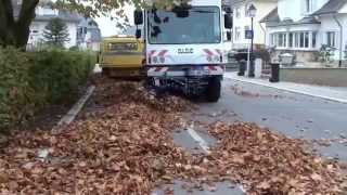 Balayeuse Dulevo 5000 Balaye des Feuilles  Street Sweeper Sweeping Leaves Street Cleaner [upl. by Haymes656]