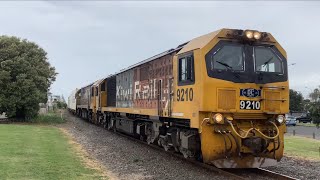 620 with DL’S 9210 amp 9319 at Hastings Street in Napier [upl. by Fawcett]