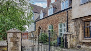 A rare opportunity to acquire this Grade II listed property in the heart of Oakham [upl. by Nuhsyar]