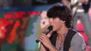 Jonas Brothers  World War III  Live at the Teen Choice Awards 2009 TCAs 09 [upl. by Otrebilif649]