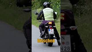 WIE FUNKTIONIERT STOP amp GO MIT DEM MOTORRAD automobile fahrschule fahrprüfung shorts [upl. by Lesna]