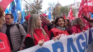 Sciopero Generale LItalia si ferma Inizia la rivolta sociale Migliaia in corteo a Roma [upl. by Aloin]