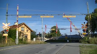 Spoorwegovergang Stockholm S  Railroad crossing  Järnvägsövergång [upl. by Fernande]