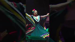 Negrita de mis pesares ojos de papel volando Son de la negra con el Gran Ballet de México 🇲🇽 🔥 [upl. by Gnagflow]