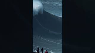 Venha ver aos ondas gigantes de Nazaré de perto nazaré [upl. by Gerdeen]