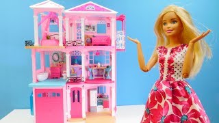 Spaß mit Barbie Wir packen Barbies Haus aus Tolles Video auf Deutsch [upl. by Onitselec]