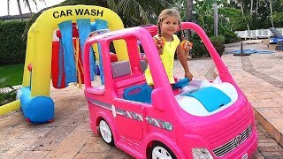 Diana and Papa Pretend Play car wash [upl. by Imoyn]