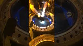 How to remove an Antipolishing ring Wartsila 8L50DF marineengineer overhaul shorts [upl. by Hance529]