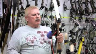 Archery Tip of the week  Bowfishing  How to setup a recurve bowfishing rig [upl. by Aihtnamas]