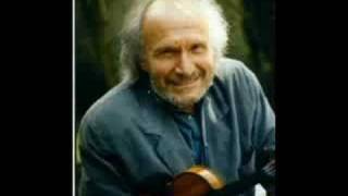 Ivry Gitlis plays Valse Sentimentale by Tchaikovski [upl. by Ariayek]