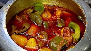 Shimla Or Aloo Ki Sabji Recipe  शिमला मिर्च आलू की ये मजेदार तरी वाली सब्जी  Capsicum Potato Curry [upl. by Yarak626]