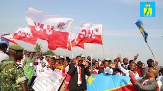 Le Président Tshisekedi accuelli à Bujumbura par une foule de Congolais fous de joie [upl. by Kluge]