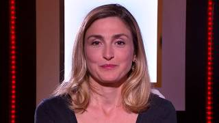 Julie GAYET et son tatouage en bas du dos  Thé ou Café  03062017 [upl. by Sabas539]