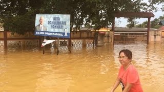 Malaisie des sinistrés en attente des secours [upl. by Alimak]