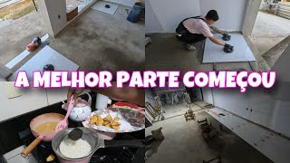 COMEÇOU A COLOCAR OS PISOS DA SALA  AS BANCADAS JÁ ESTÃO QUASE PRONTAS  A MELHOR PARTE COMEÇOU [upl. by Llertnek]