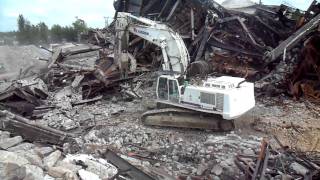 PELLE LIEBHERR 974 B AVEC PINCE FERRAILLE BOUNTY [upl. by Tuinenga]