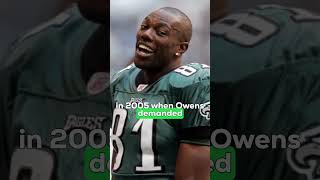 Terrell Owens FIGHTS Donovan McNabb [upl. by Llertac]