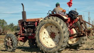 Tracteur soviétique AVTO  le rouge est passé [upl. by Winnie37]