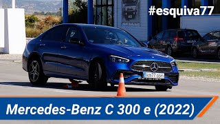 MercedesBenz C 300 e Berlina 2022  Maniobra de esquiva moose test y eslalon  km77com [upl. by Boyt]