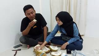 First Time Makan Duren Bareng Feby [upl. by Ahsaz]