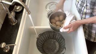 PERFECT EASY TO PEEL BOILED EGGS [upl. by Khichabia]