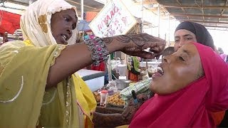 In Somalia volunteer vaccinators critical to fight against polio [upl. by Ailesor]