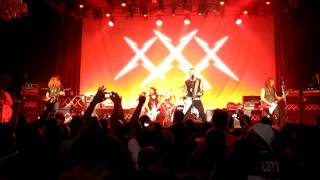 Metallica and Dave Mustaine performing quotMetal Militiaquot in San Francisco 12102011 [upl. by Chem]