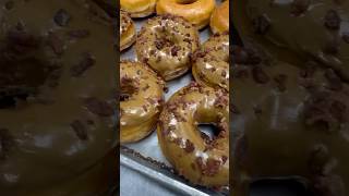 The best handcrafted doughnuts in Las Vegas Maple Bacon or Bacon Mapleglazelv [upl. by Inneg]