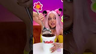 ¿Cuál es la mejor manera de comer Nutella ¡Comida gigante 😎🍦 [upl. by Esinert]