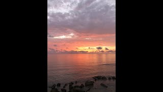 Stiamo bellamente sospesi fra cielo e mare [upl. by Octavla]