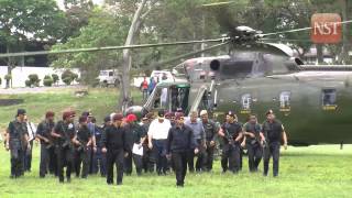 PM arrives at Felda Sahabat on a Nuri aircraft [upl. by Pik]