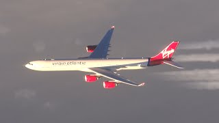 EXTREME closeup air to air race between a B747 and an A340 [upl. by Abey841]