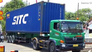 Mobil Truk Tronton Panjang Penuh Muatan Truk Pertamina Truk Tronton Dump Truk Mixer Truck [upl. by Tristam937]